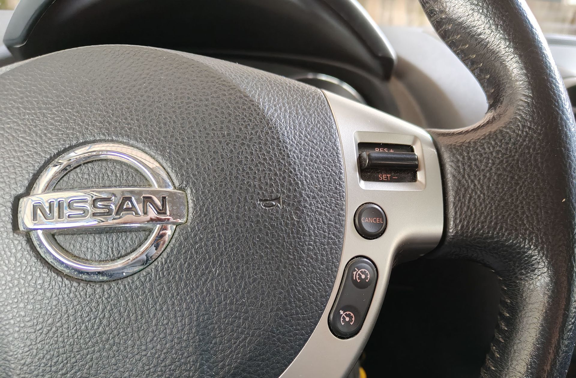 Nissan Qashqai 2.0 dCi Tekna Sport 4x2 - foto 26