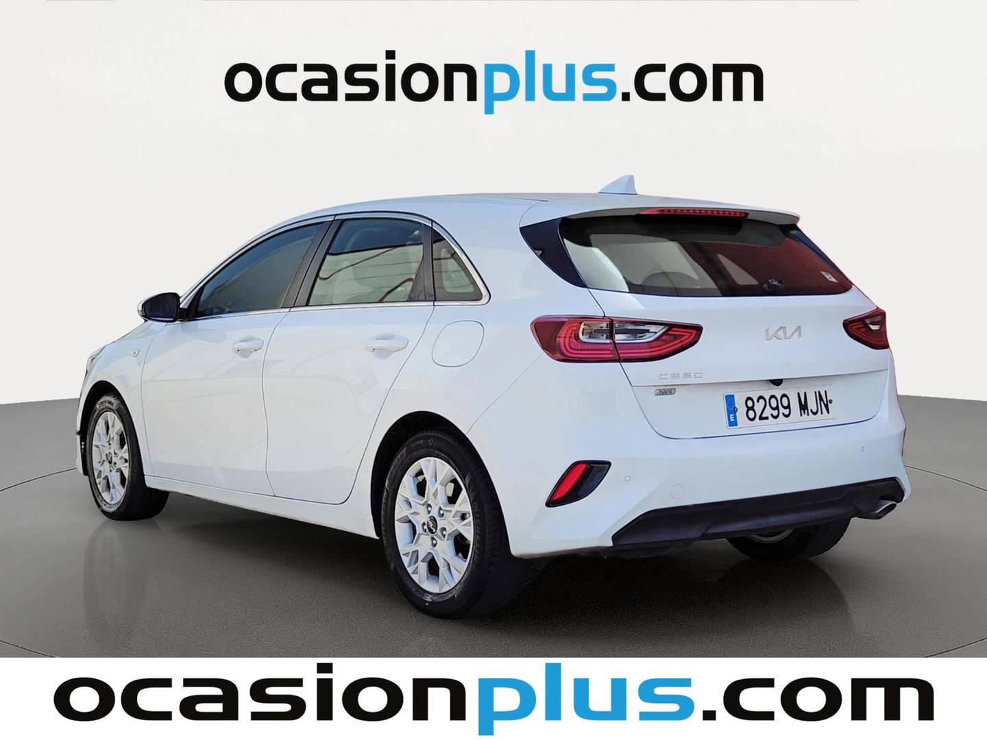 Foto trasera KIA Ceed KIA Ceed 1.6 MHEV iMT Drive (136 CV) izquierda