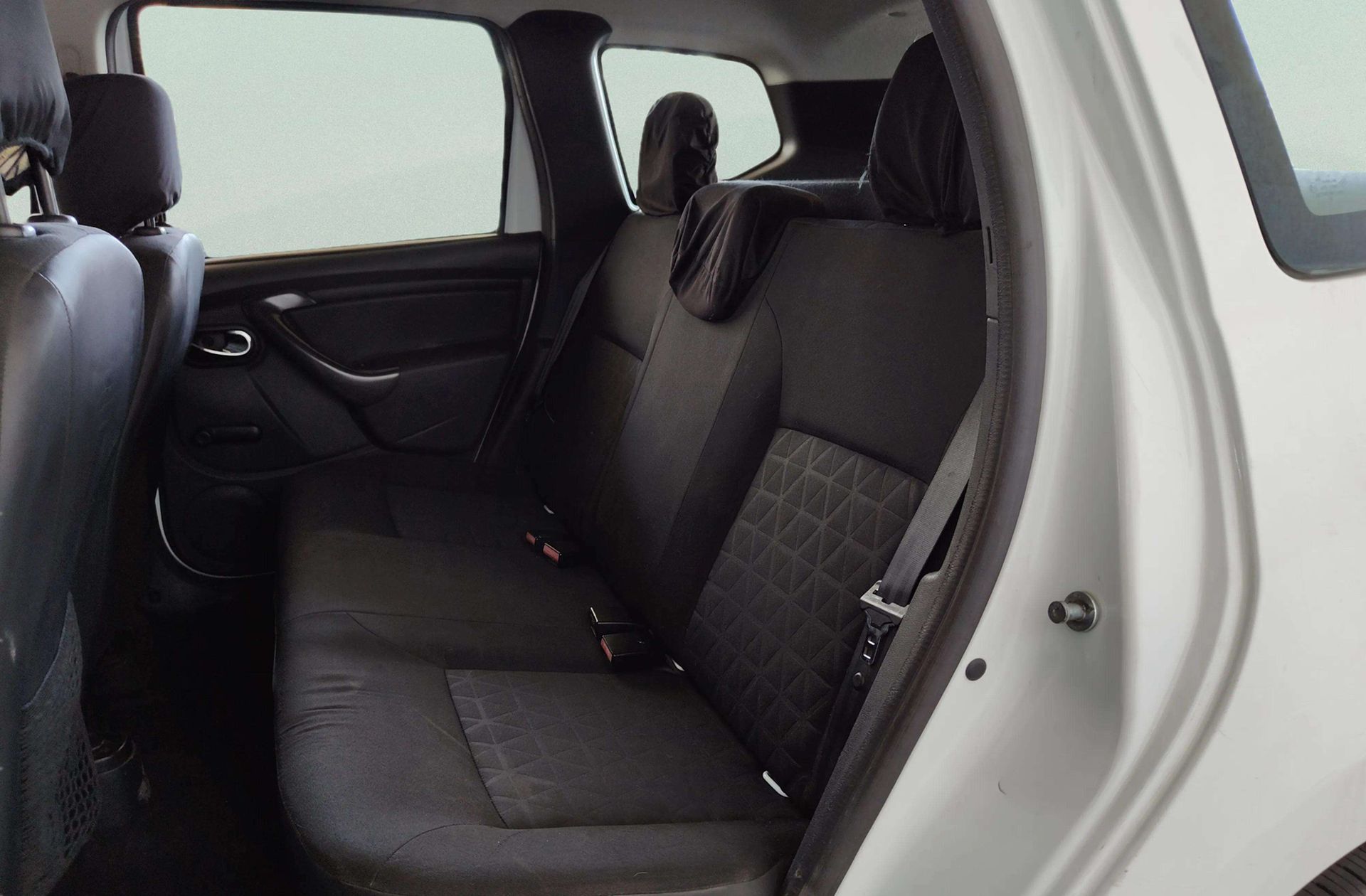 Dacia Duster Laureate dCi - foto 10