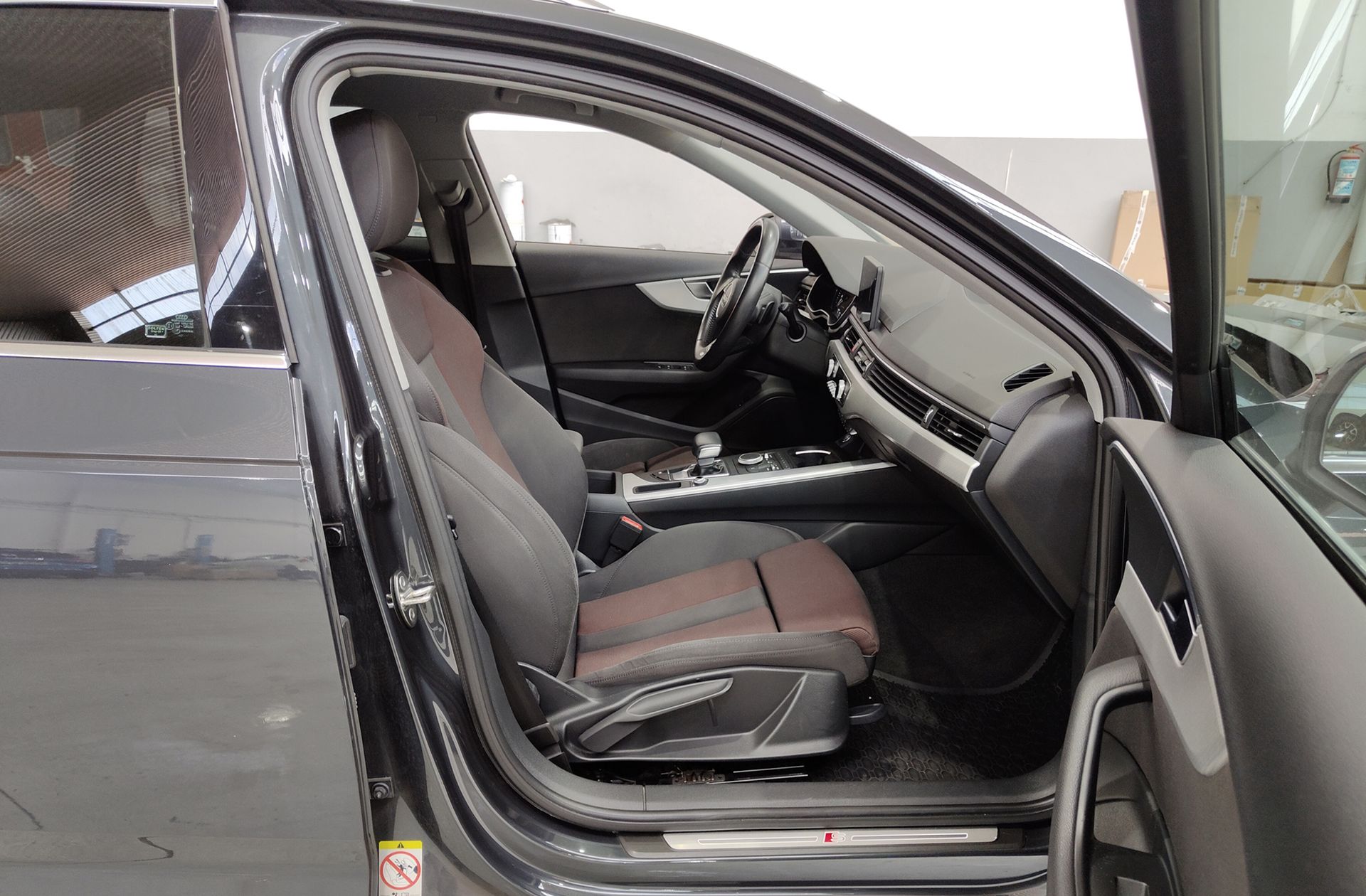 Audi A4 Avant 40 g-tron S line edition S tronic - foto 21