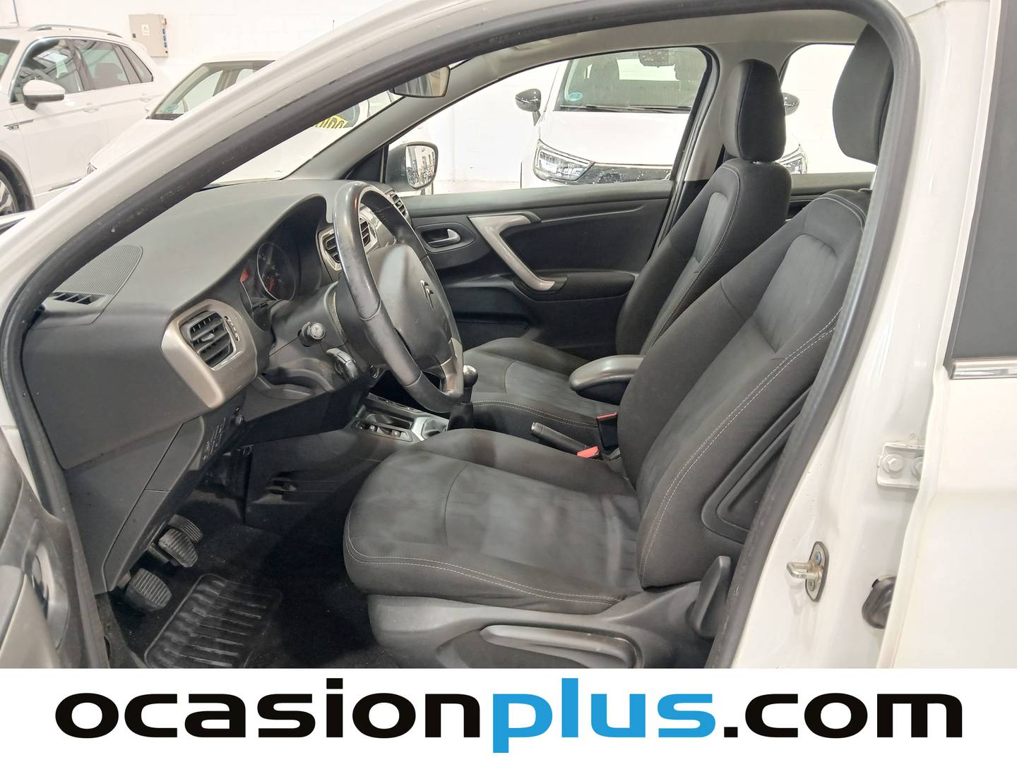 Foto asientos delanteros Citroën C-Elysée Citroën C-Elysee PureTech 82 Exclusive (82 CV)