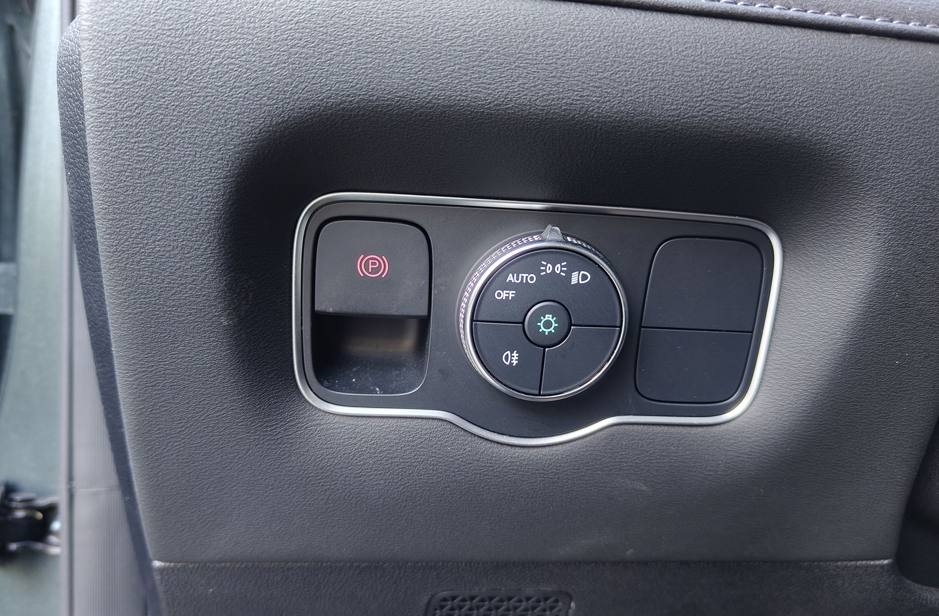 Ebro s800 1.6 T-GDi Premium DCT - foto 27