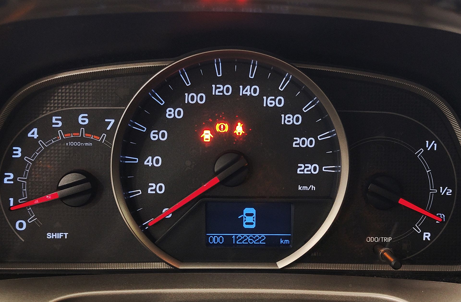 Toyota RAV4 150D Advance AWD - foto 26