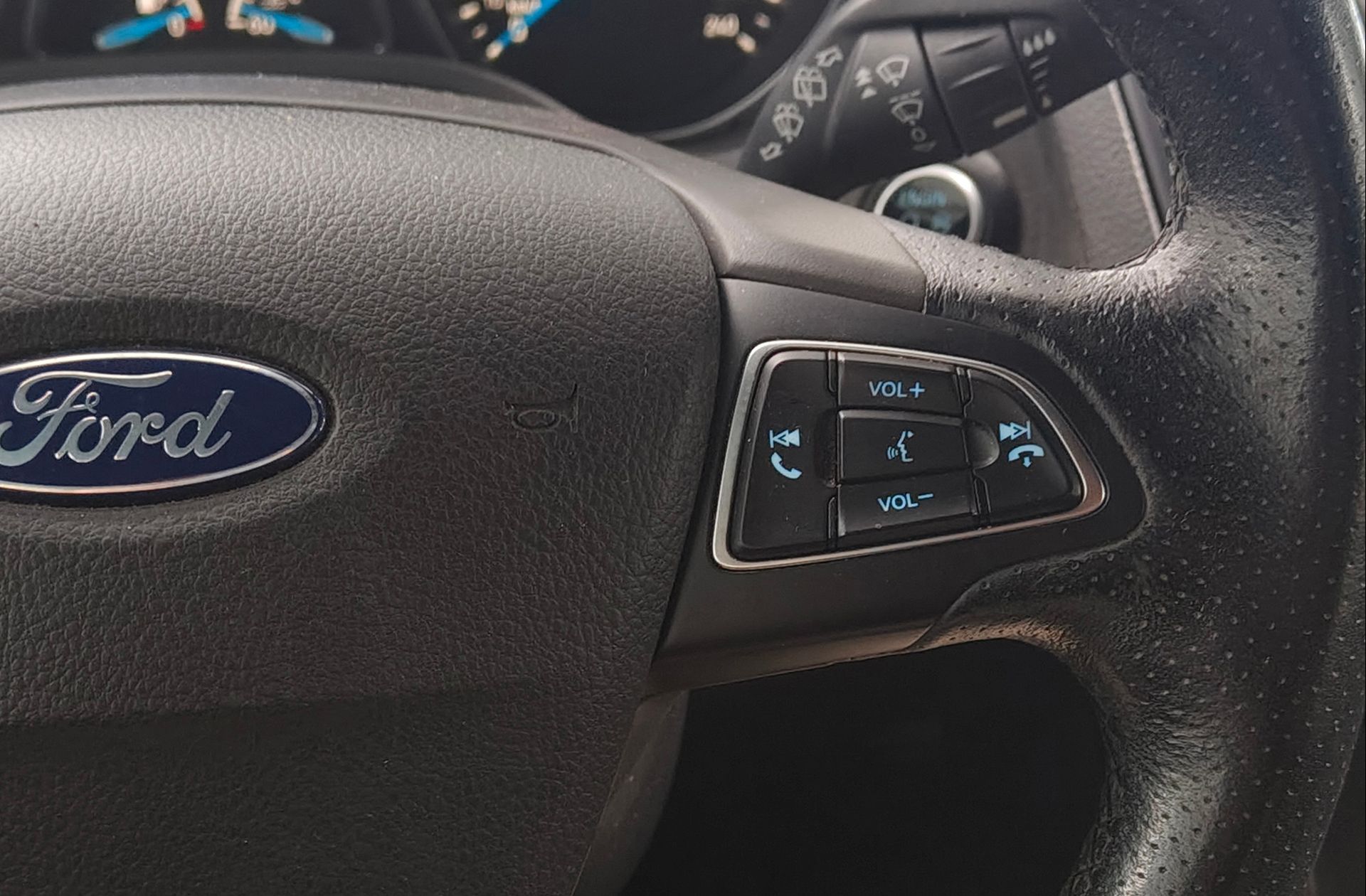 Ford Focus 1.0 EcoBoost ST-Line - foto 23