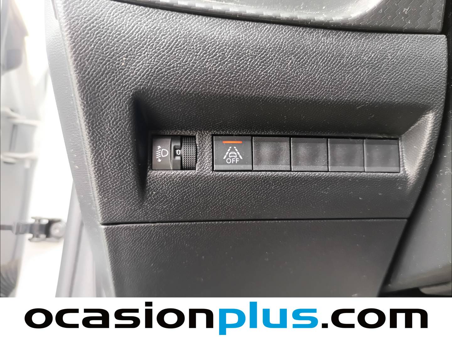 Equipamiento del Peugeot 208 Peugeot 208 BlueHDi 100 Active (100 CV)