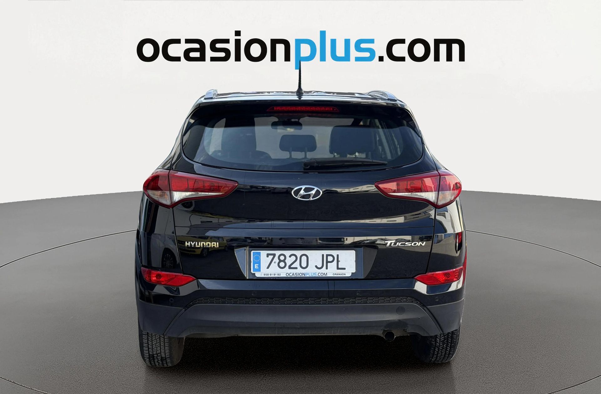 Hyundai Tucson 1.7 CRDi BlueDrive Essence 4x2 - foto 12