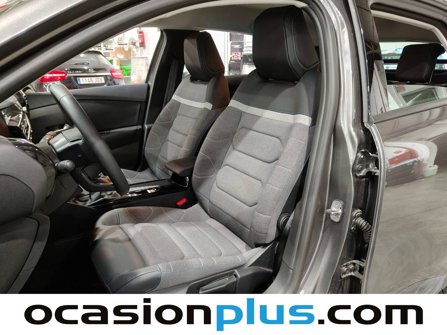 Foto asientos delanteros Citroën C4 Citroen C4 PureTech 130 S&S Plus  (131 CV)