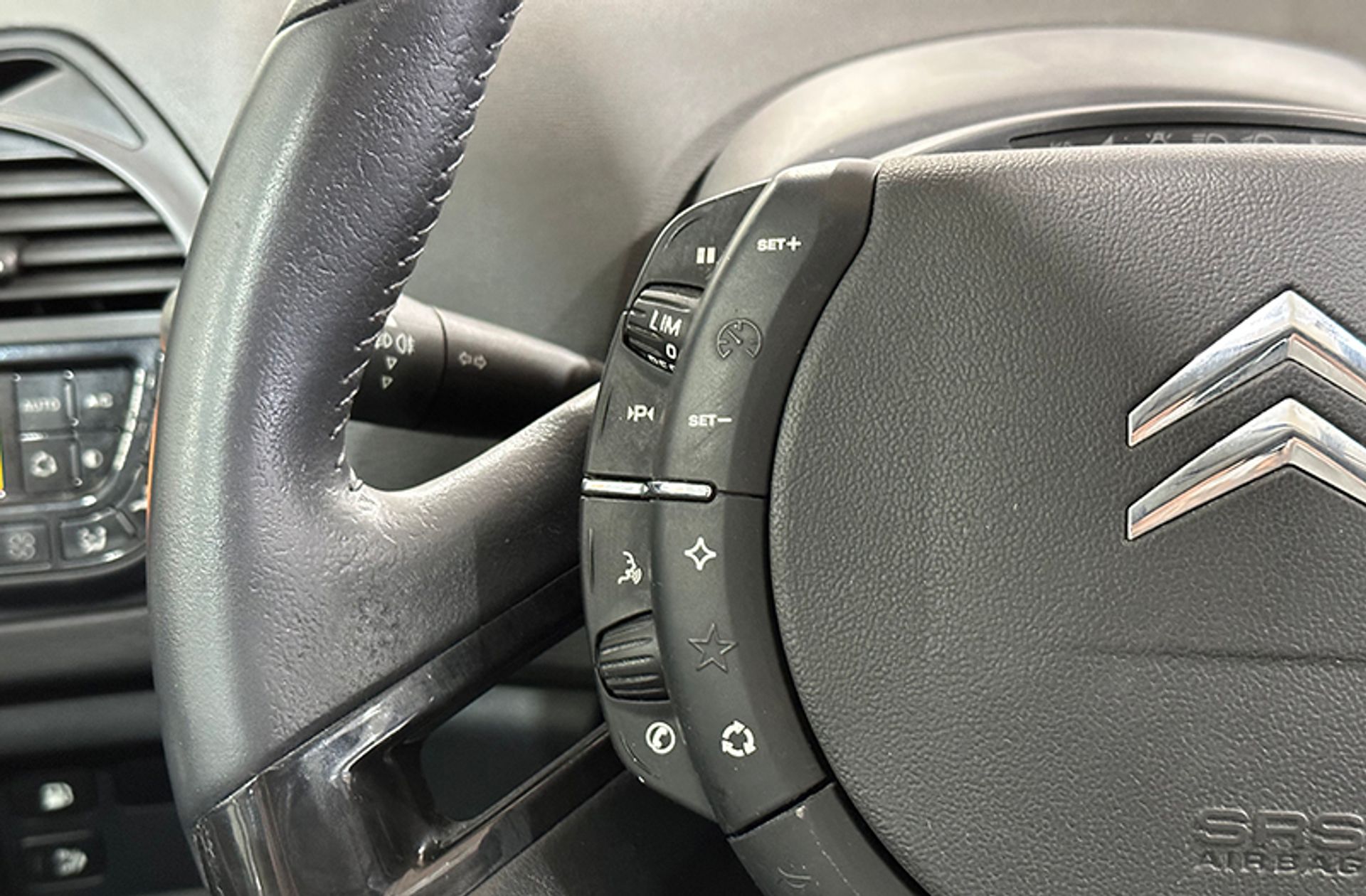 Citroën C4 Picasso 2.0 HDi Exclusive 7 plazas - foto 19