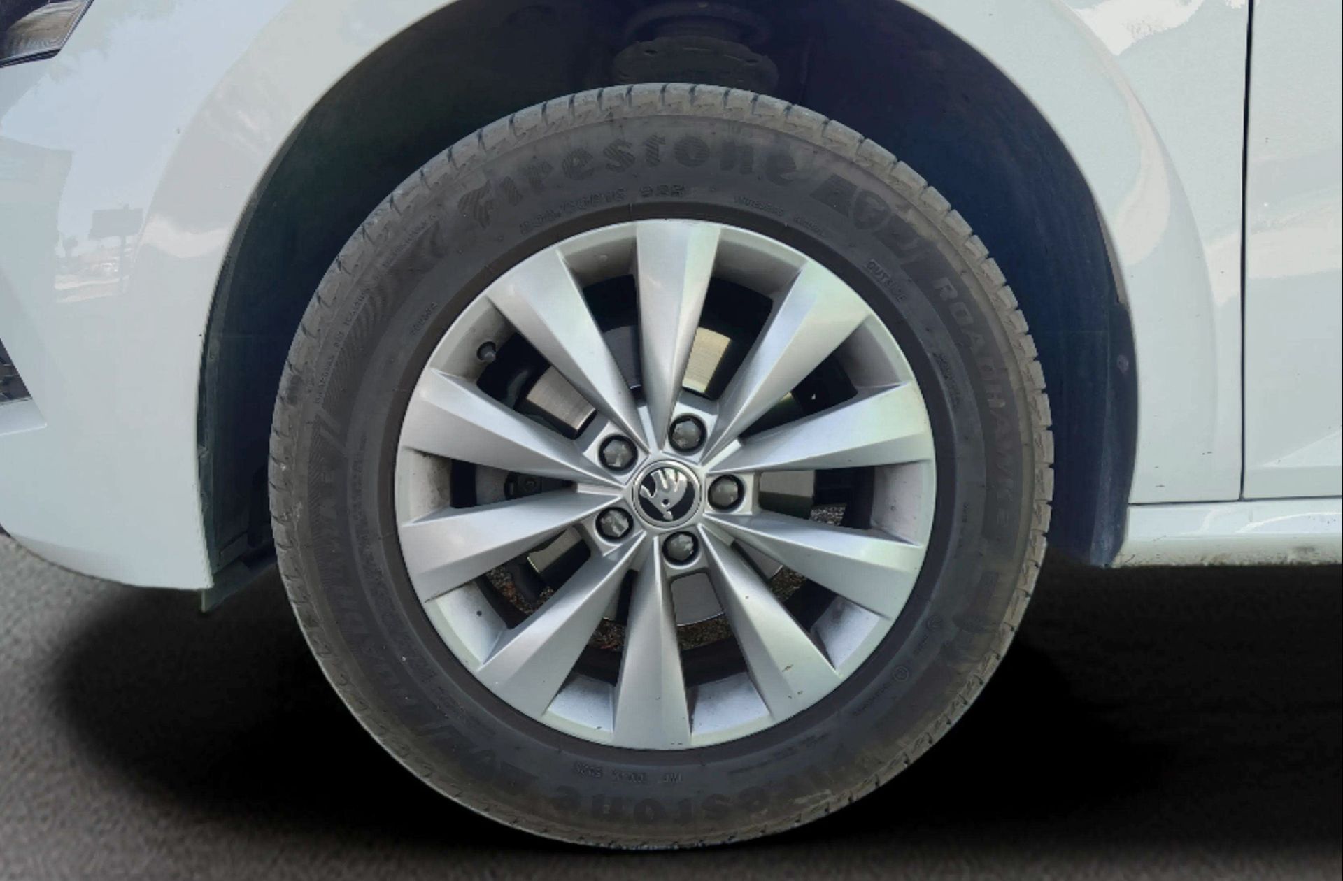 Škoda Kamiq 1.0 TSI Ambition DSG - foto 32
