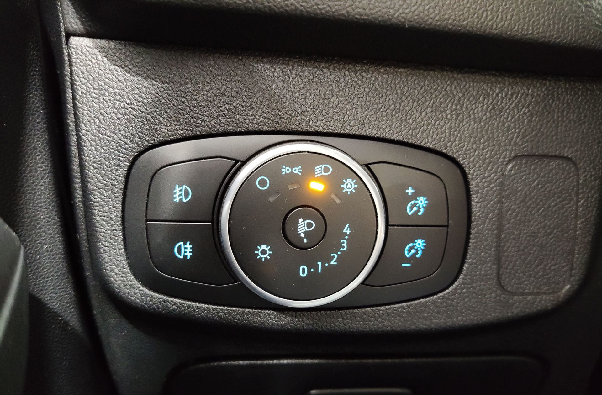 Ford Focus 1.5 EcoBoost ST-Line - foto 26