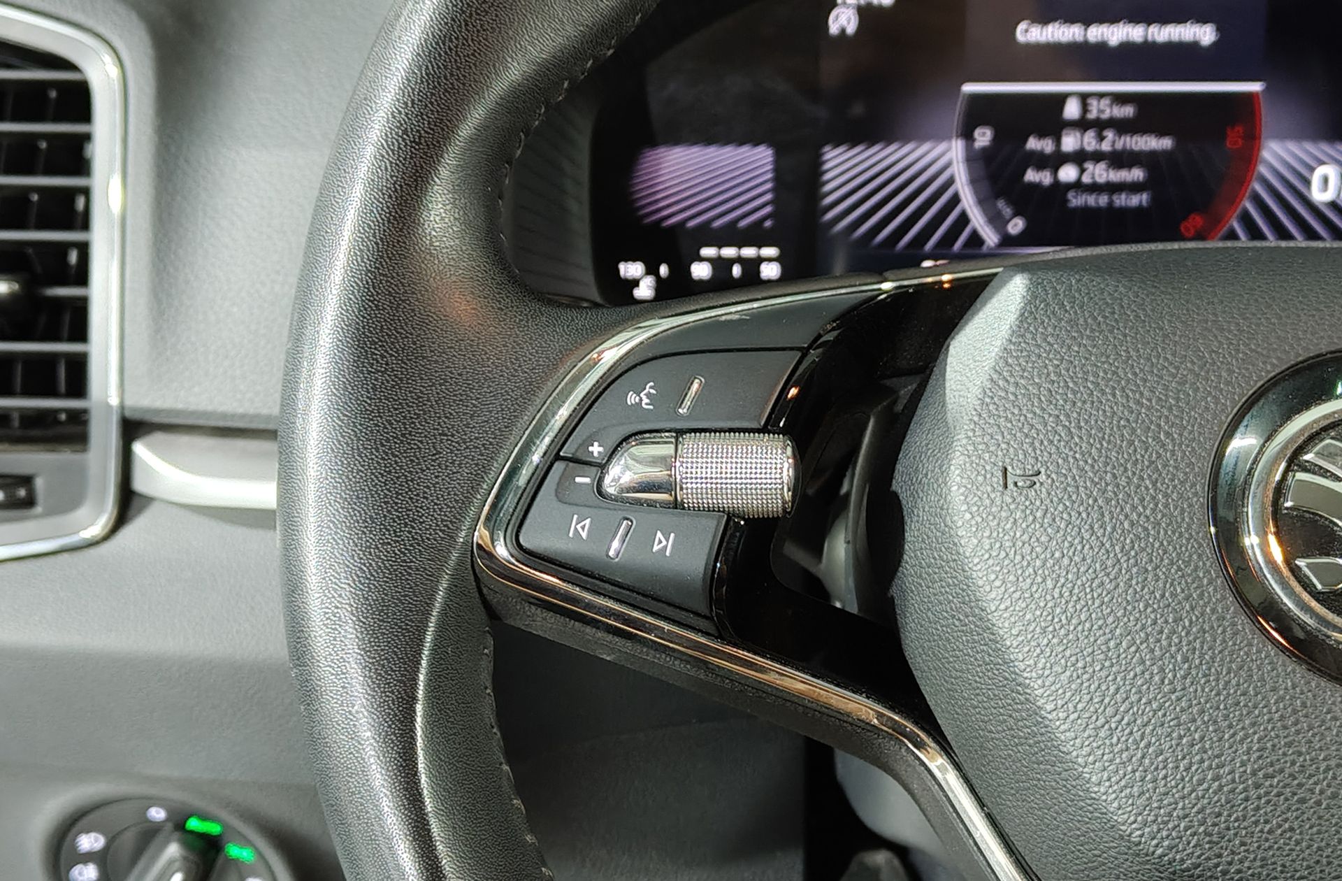 Škoda Karoq 2.0 TDI Selection - foto 23