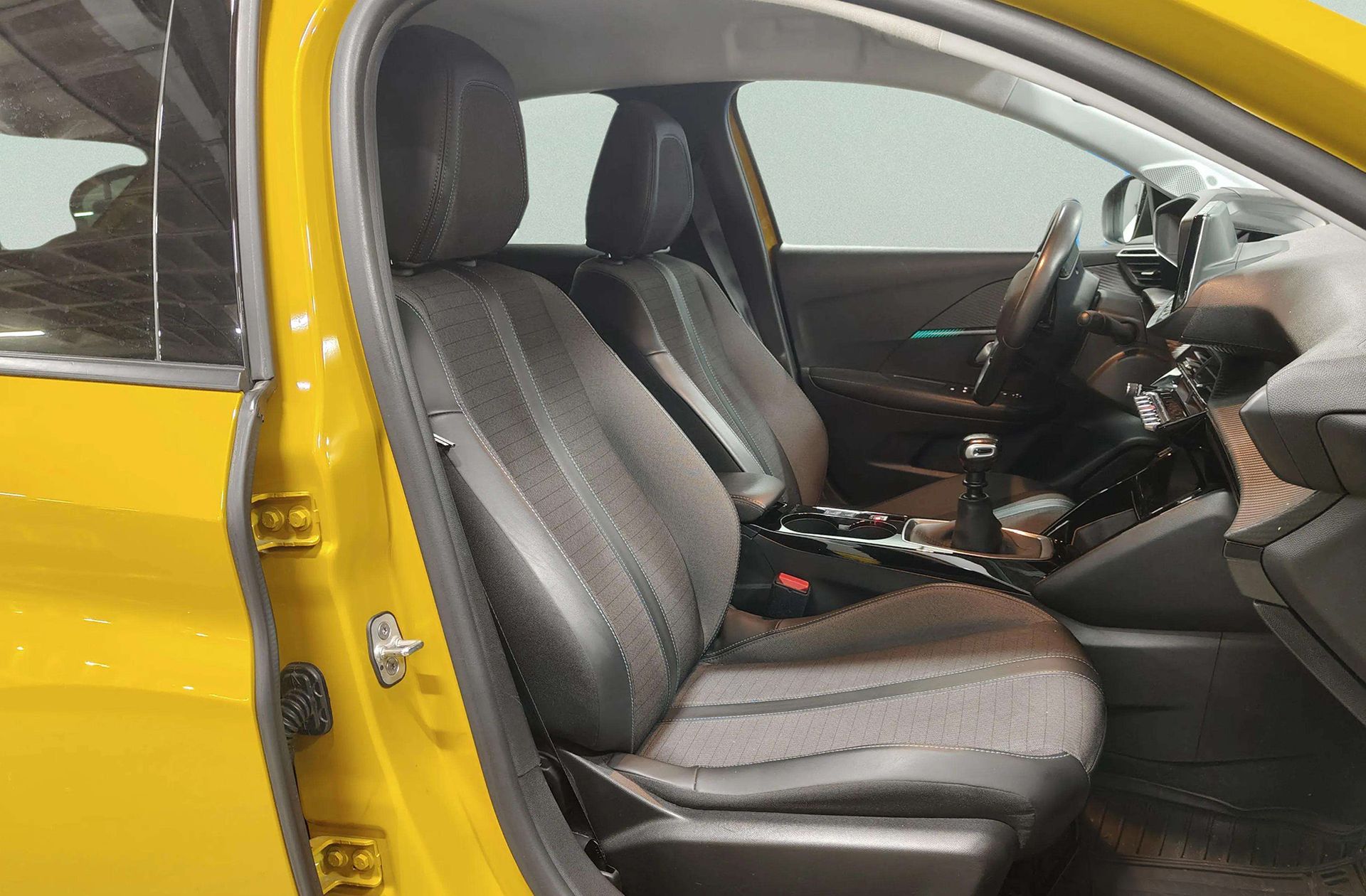 Peugeot 208 BlueHDi 100 Allure Pack - foto 21