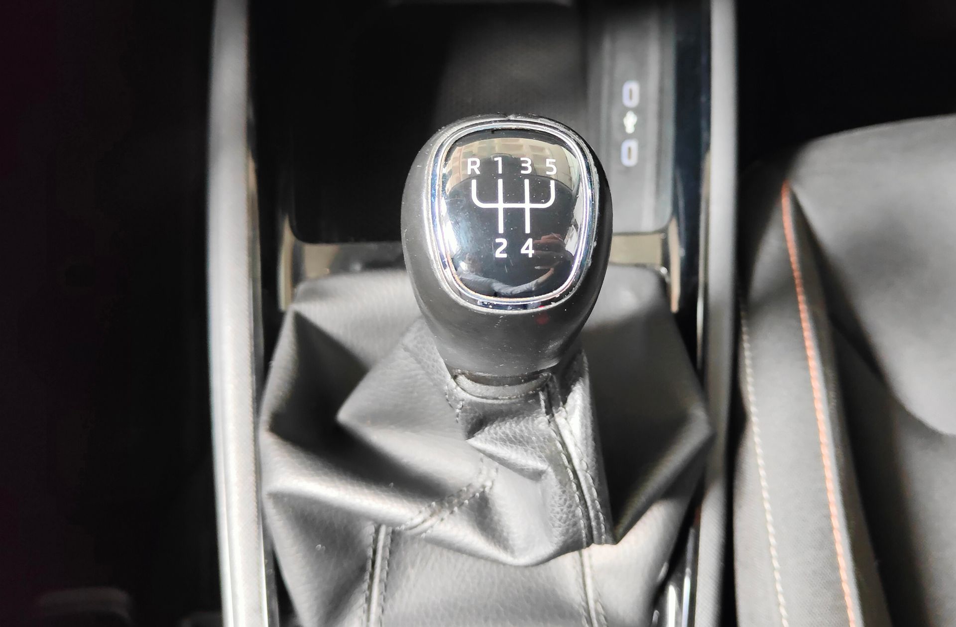 Škoda Kamiq 1.0 TSI Ambition - foto 5