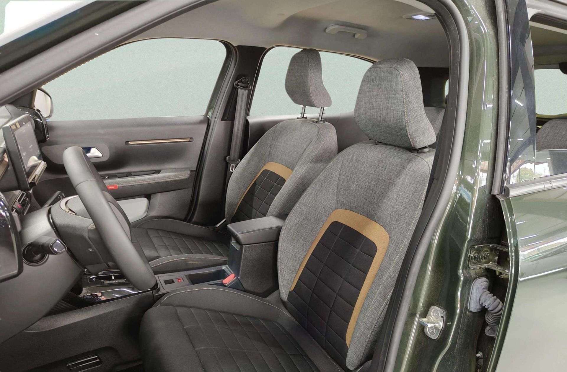 Citroën C3 Aircross Hybrid 145 Plus e-DCS6 - foto 10