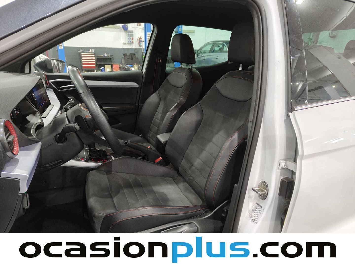 Foto asientos delanteros Seat Arona Seat Arona 1.5 TSI S&S FR XL DSG (150 CV)