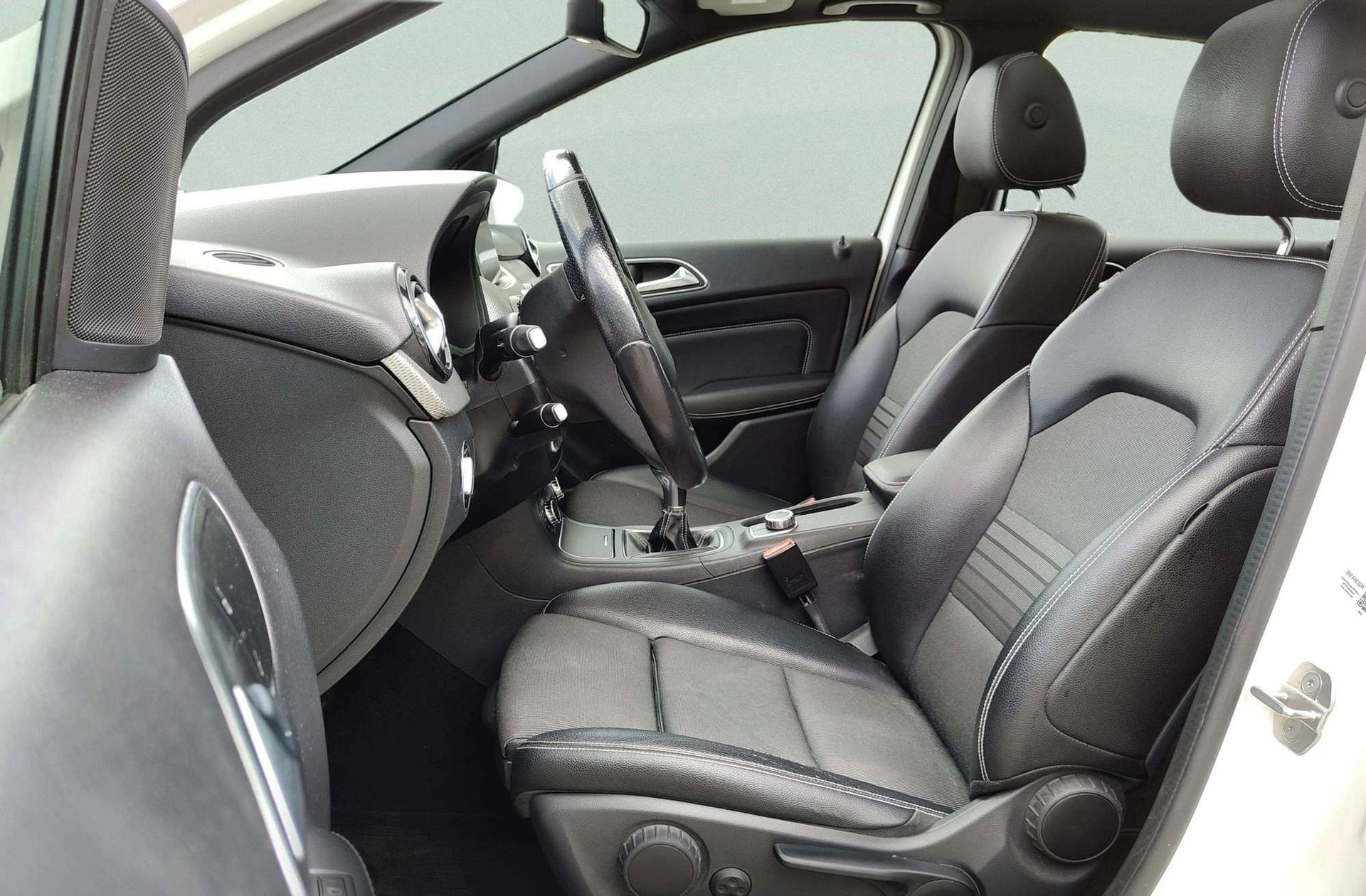 Mercedes-Benz Clase B 200 d - foto 13