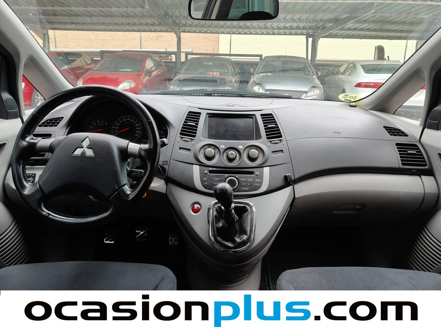 Foto Mitsubishi Grandis Mitsubishi Grandis 2.0 DI-D Intense Plus (136 CV) 7 Plazas