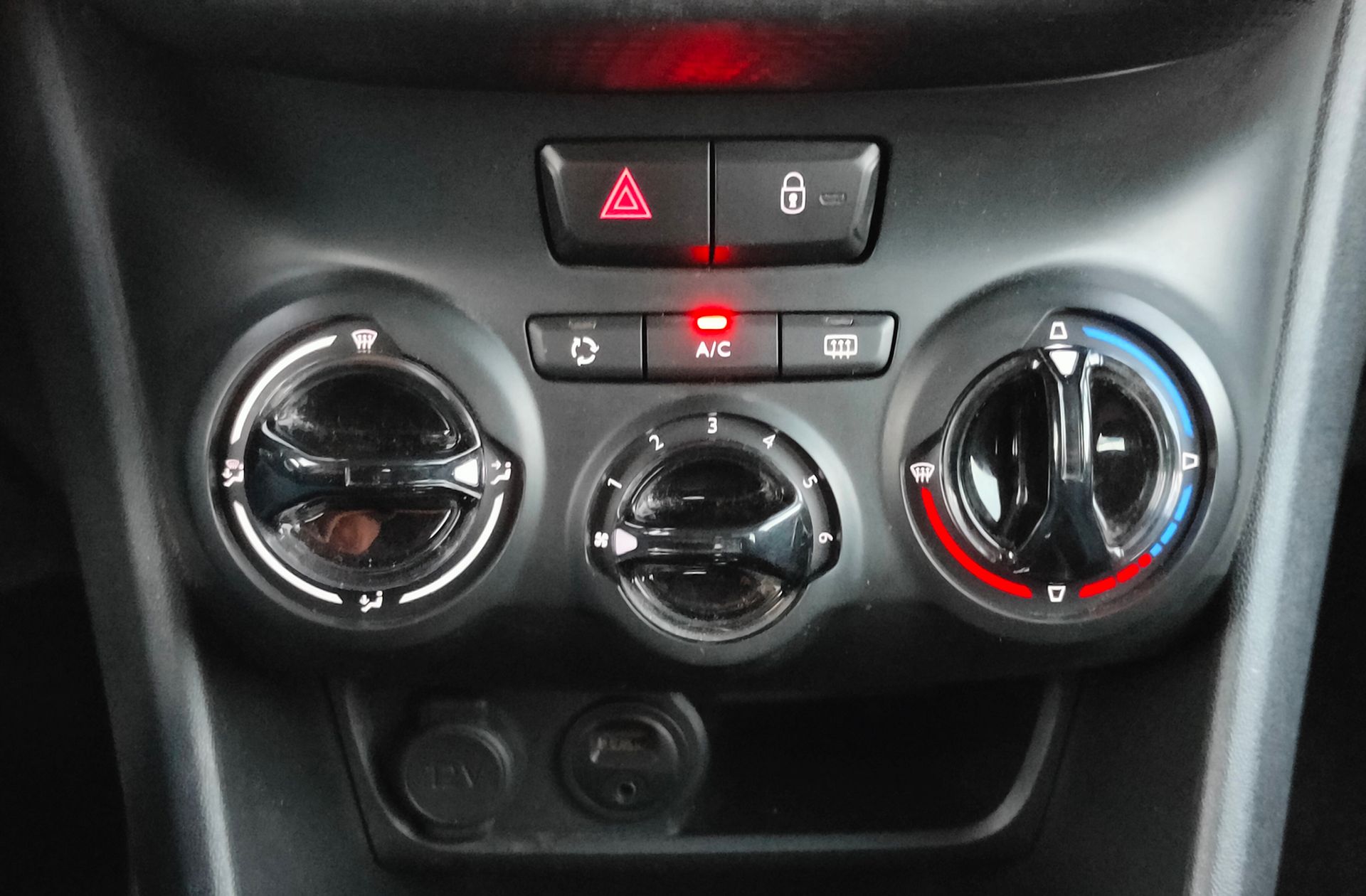 Peugeot 2008 VTI 82 Active ETG5 - foto 32