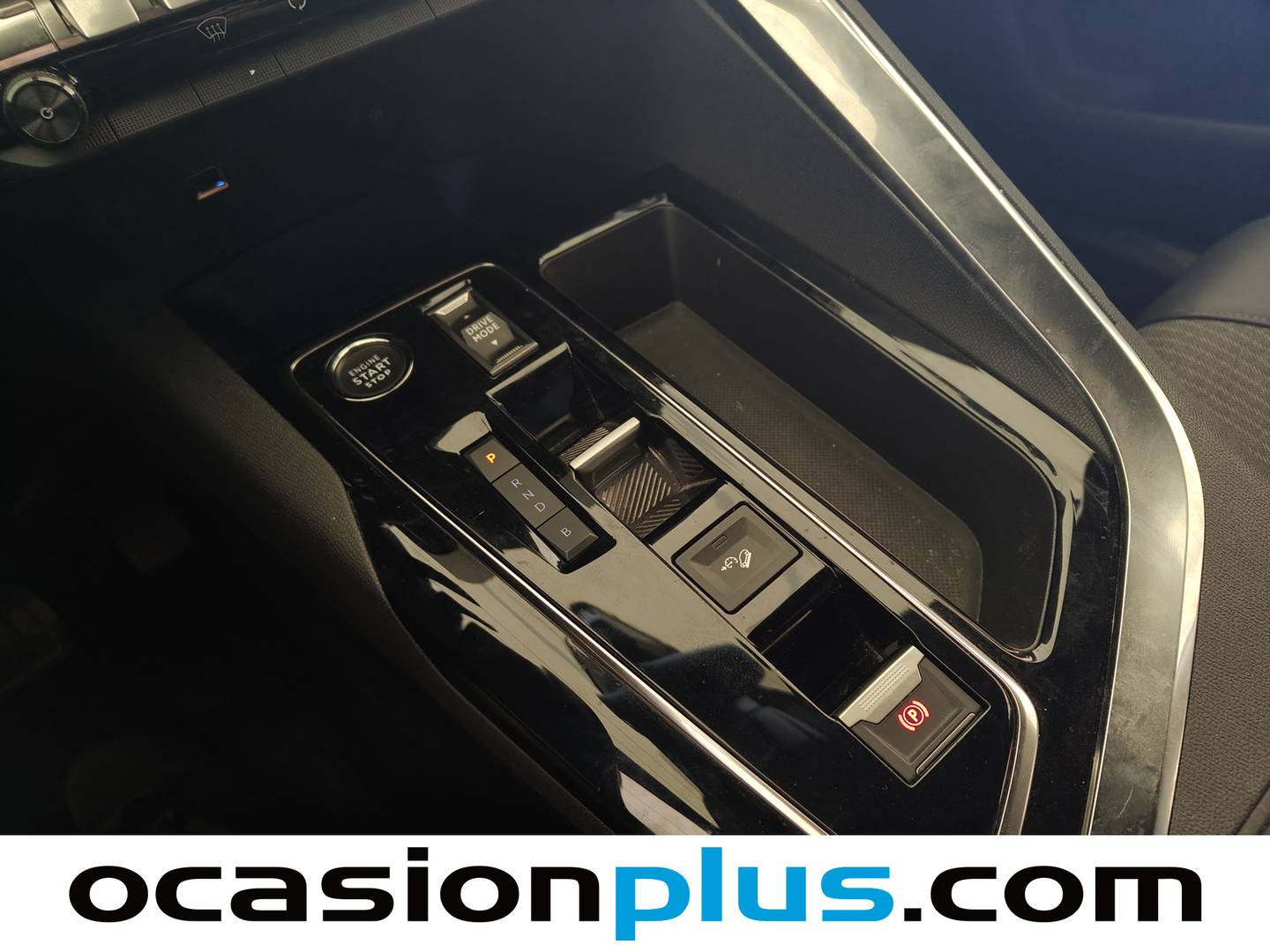 Foto Peugeot 3008 Hybrid Peugeot 3008 300 Allure Pack e-EAT8 (300 CV)