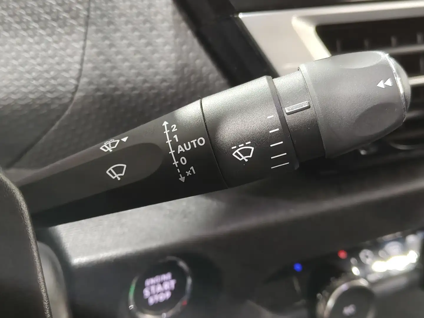 Foto Citroën C4 Citroen C4 BlueHDi 130 S&S Feel Pack EAT8 (130 CV)