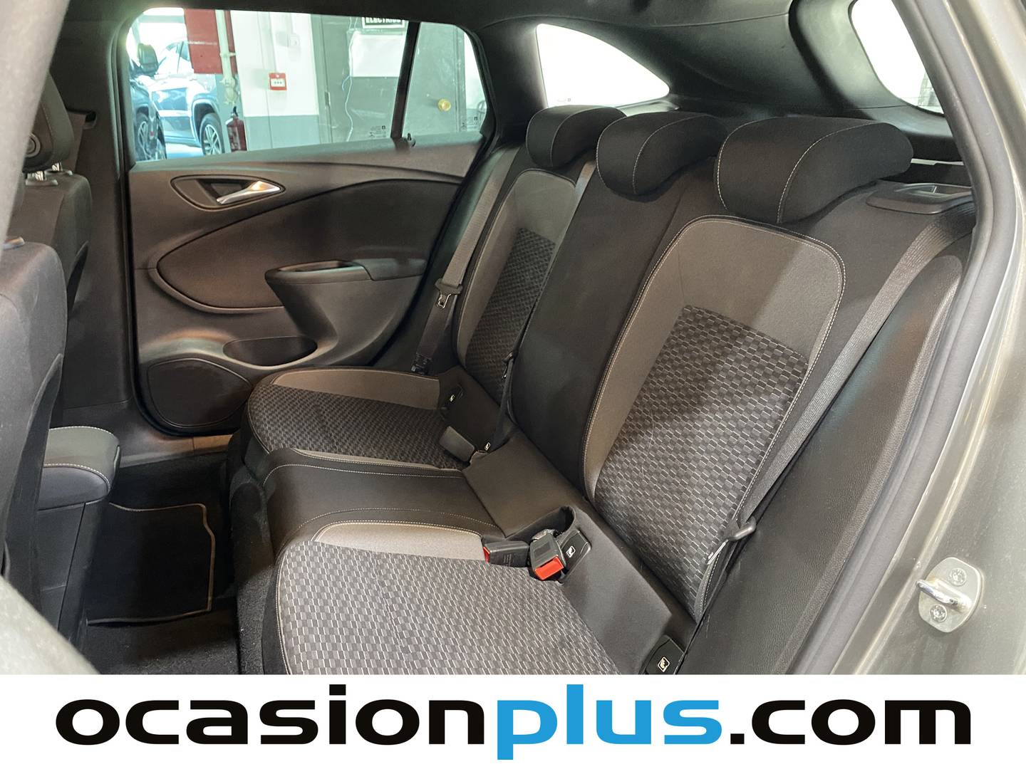 Foto asientos traseros Opel Astra Opel Astra Sports Tourer 1.4T SHT S/S Business Elegance CVT (145 CV)