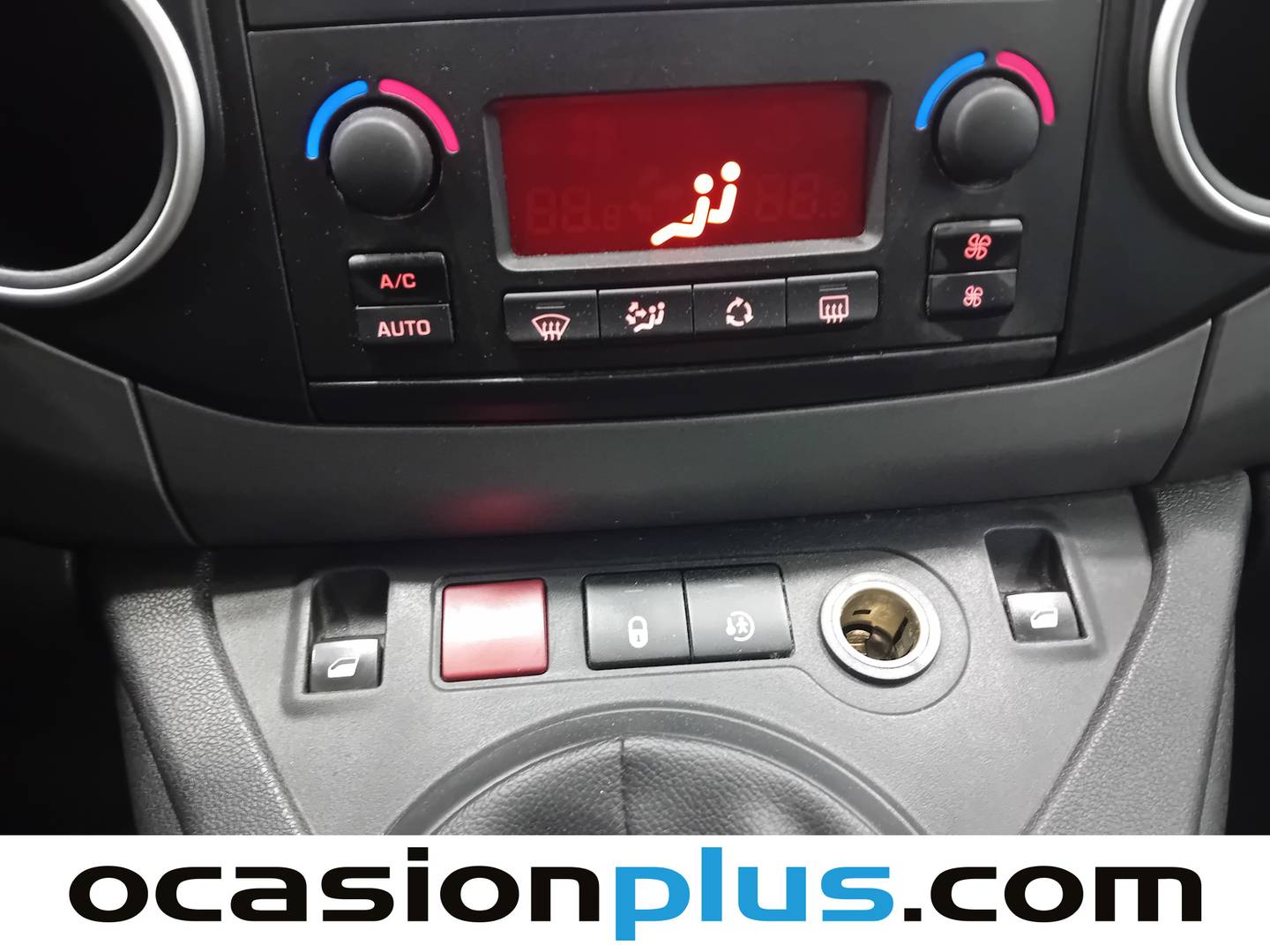 Foto Peugeot Partner Peugeot Partner Tepee Combi 1.6 BlueHDI Adventure Edition (100 CV)