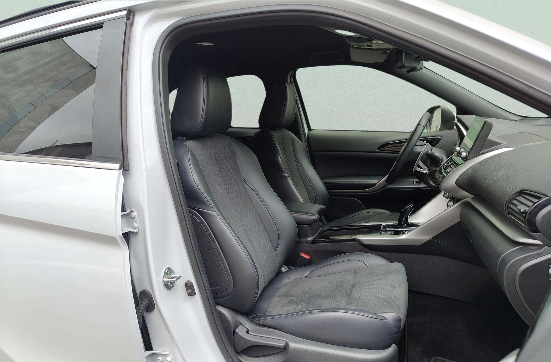 Mitsubishi Eclipse Cross 2.4 PHEV Kaiteki 4WD - foto 23