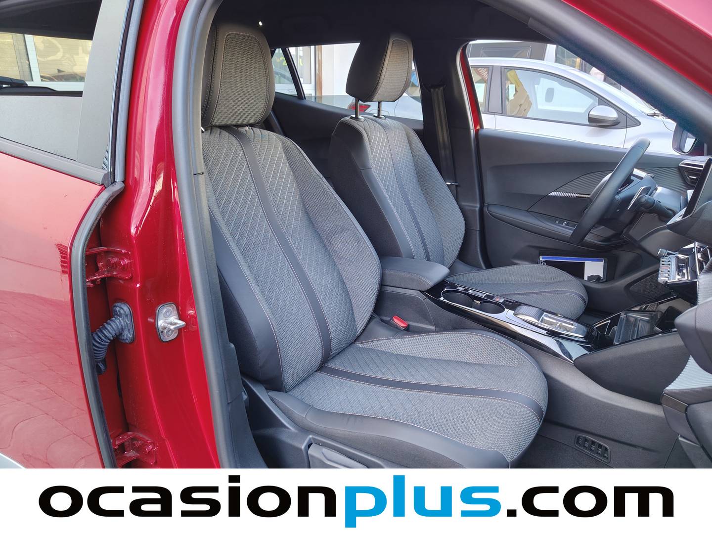 Foto Peugeot 2008 Peugeot 2008 Allure Hybrid eDCS6  (136 CV)