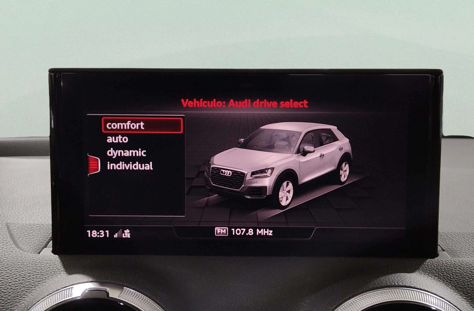 Audi Q2 S line 30 TDI S tronic - foto 11