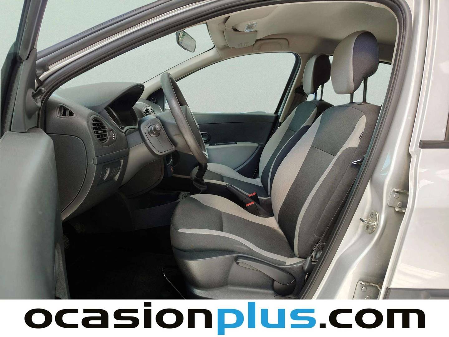 Foto asientos delanteros Renault Clio Renault Clio 1.2 Authentique (75 CV)