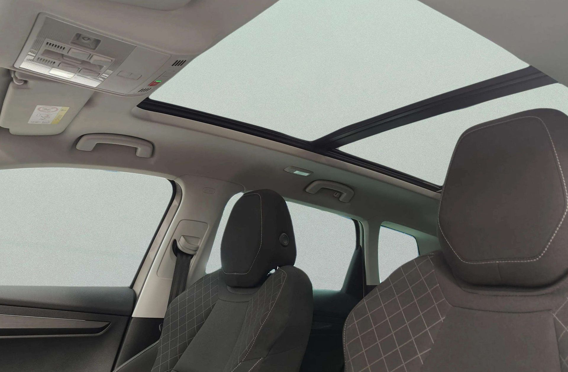 Škoda Karoq 1.5 TSI ACT Ambition DSG - foto 6