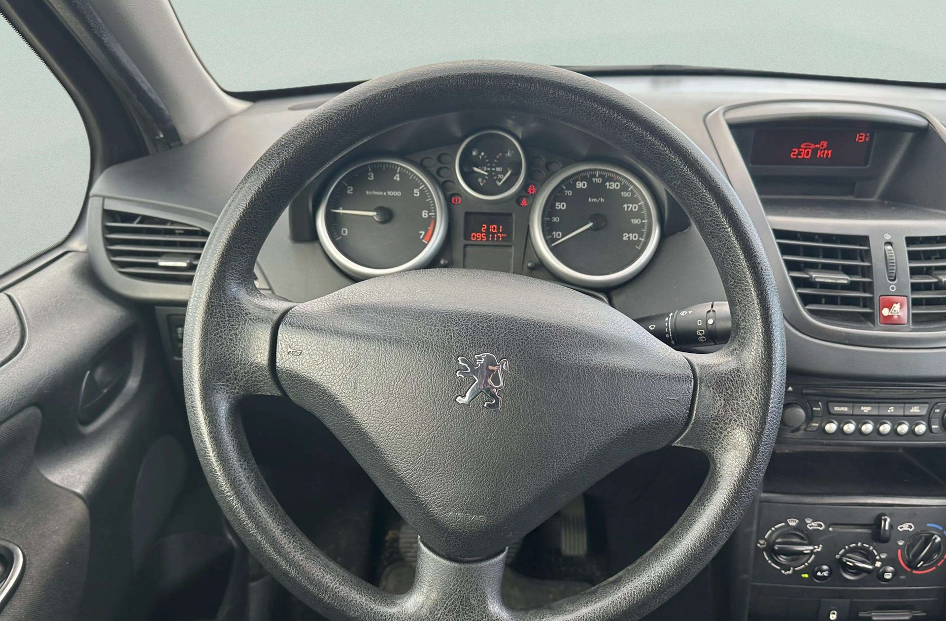 Peugeot 207 1.4 Urban - foto 17