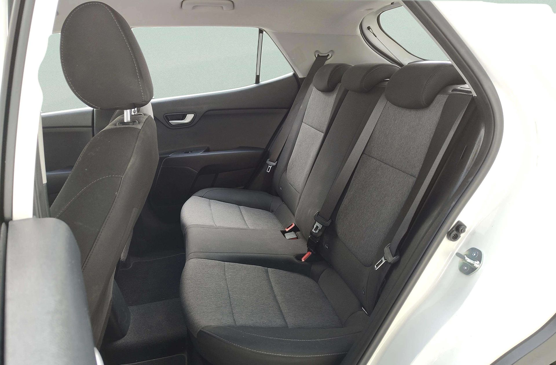 Kia Stonic 1.2 DPi Concept - foto 12