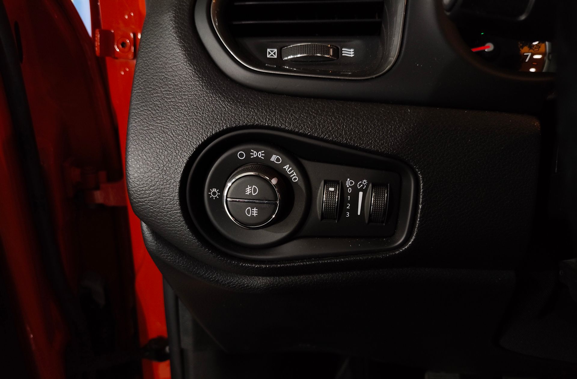 Jeep Renegade 1.4 MultiAir Limited 4x2 - foto 26