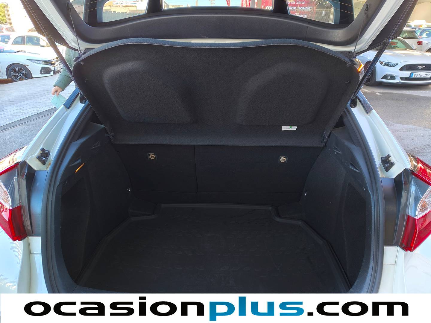 Fotos maletero Toyota C-HR Toyota C-HR 1.8 125H Dynamic Plus (122 CV)