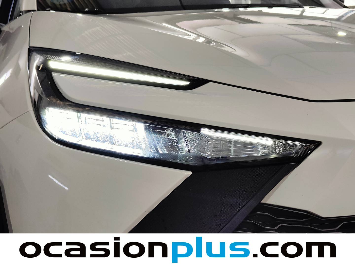 Extras del Toyota C-HR Toyota C-HR 140H Advance (140 CV)