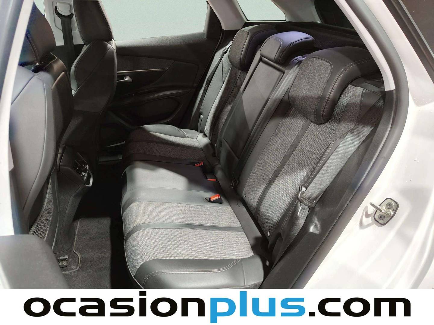 Foto Peugeot 3008 Peugeot 3008 PureTech 130 S&S Allure EAT8 (130 CV)