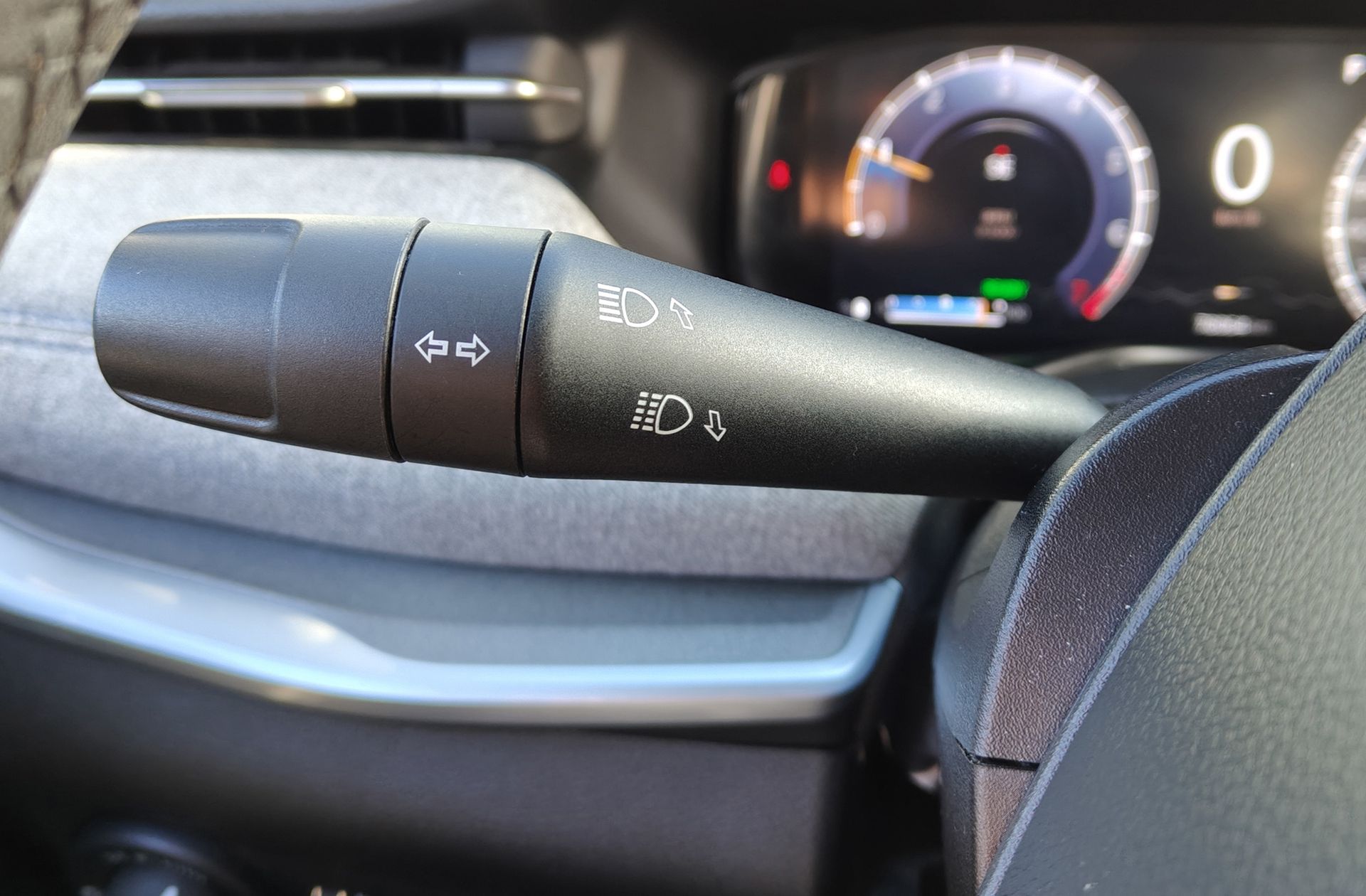 Jeep Compass 1.5 MHEV eHybrid Longitude DCT - foto 24