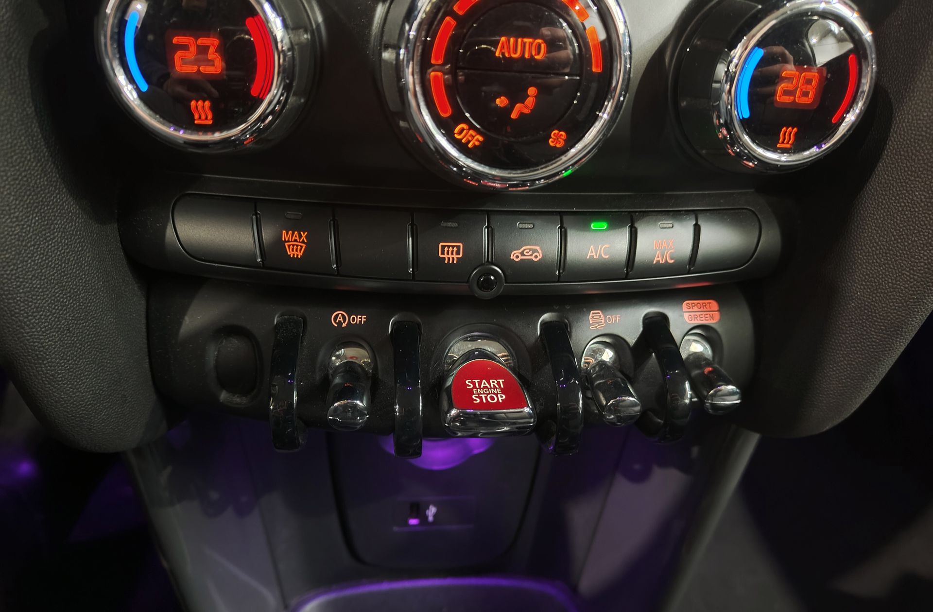 MINI Cooper One D - foto 27