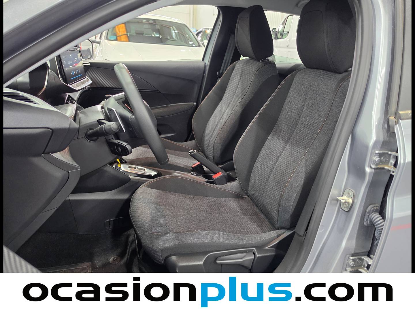 Foto asientos delanteros Peugeot 208 Peugeot 208 Style Hybrid 100 eDCS6 (100 CV)