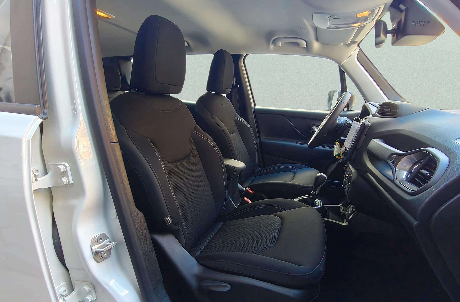 Jeep Renegade eHybrid 1.5 Limited ATX - foto 21