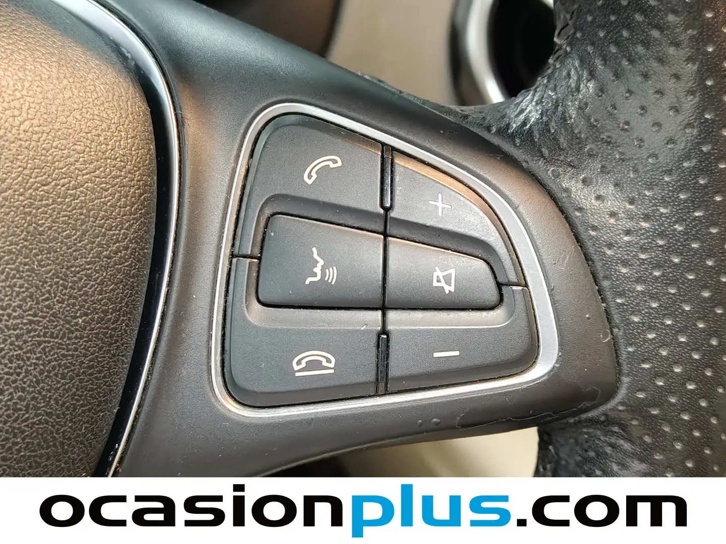 Foto Mercedes GLA Mercedes-Benz GLA 180  (122 CV)