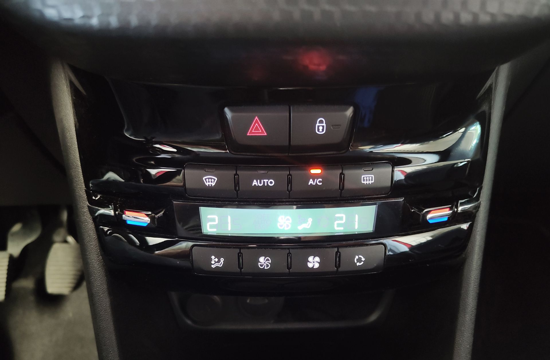 Peugeot 208 PureTech 110 Tech Edition - foto 27