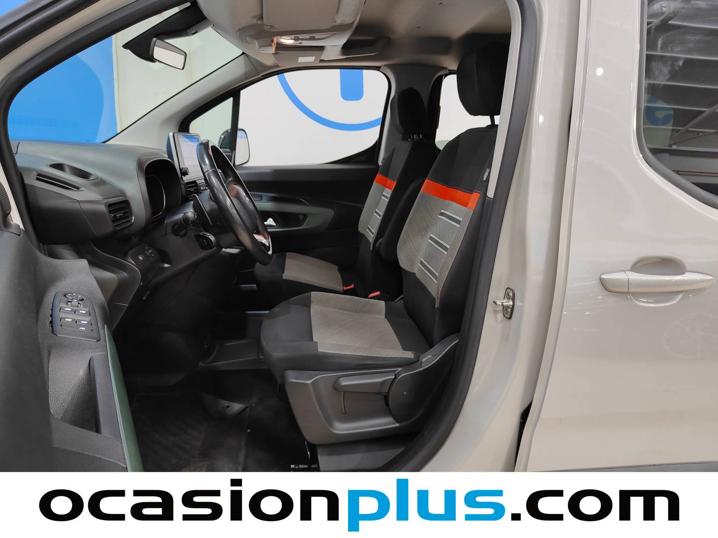 Foto asientos delanteros Citroën Berlingo Citroën Berlingo BlueHDi 130 S&S Talla M Shine EAT8 (130 CV)