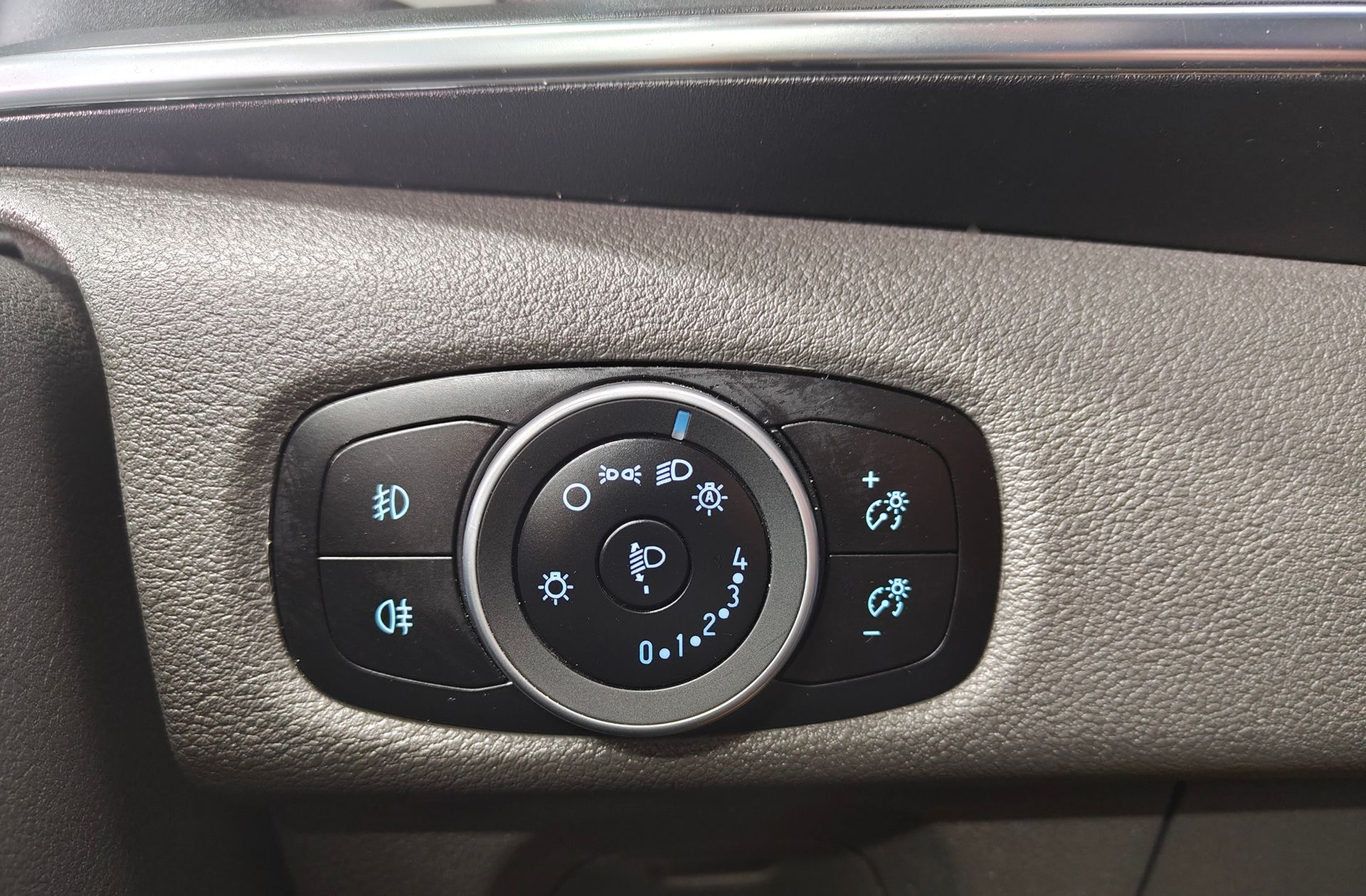 Ford Tourneo Custom 2.0 EcoBlue L1 Sport Semi Camperizada 9 plazas - foto 26