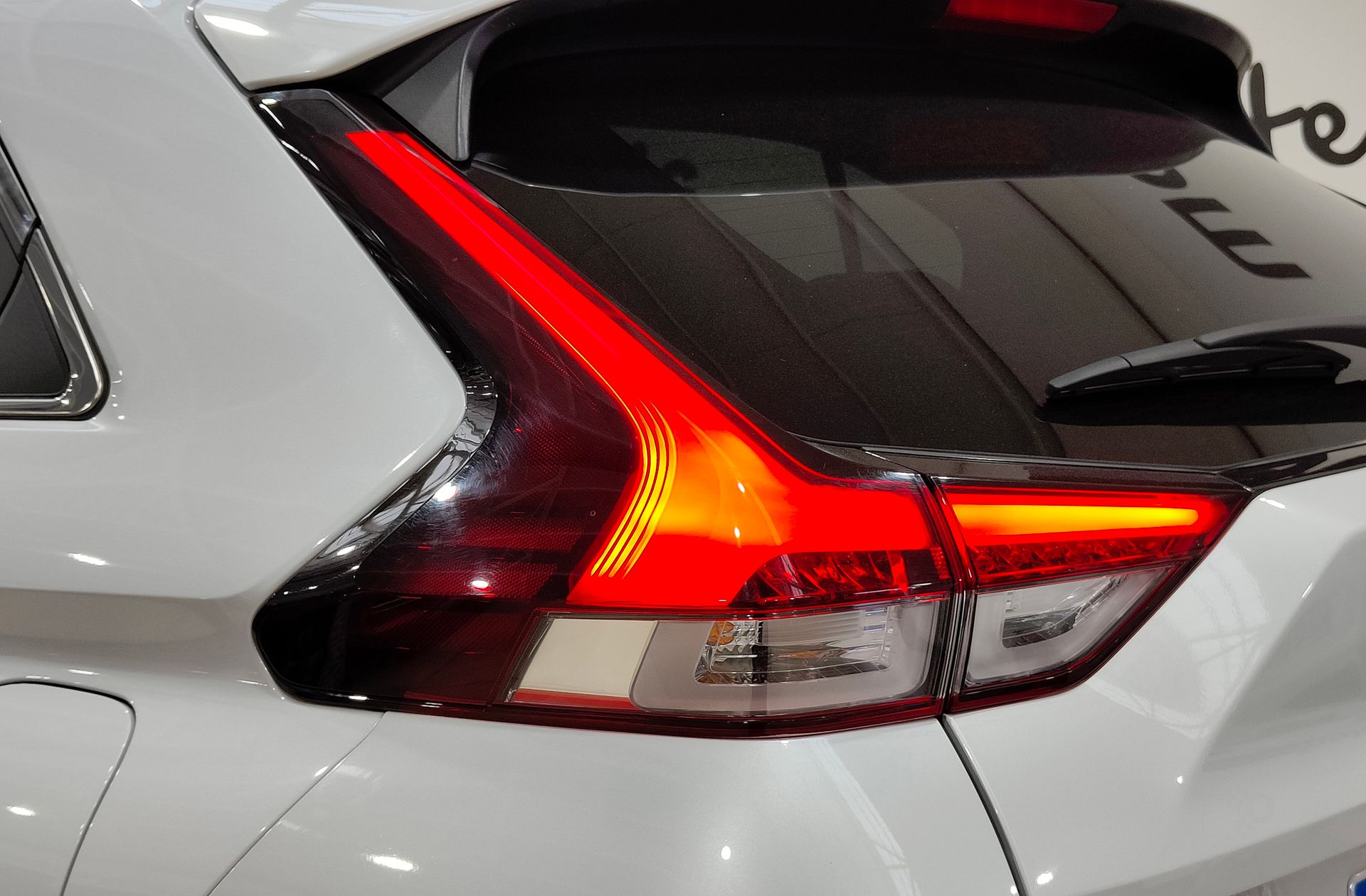 Mitsubishi Eclipse Cross 2.4 PHEV Kaiteki 4WD - foto 15