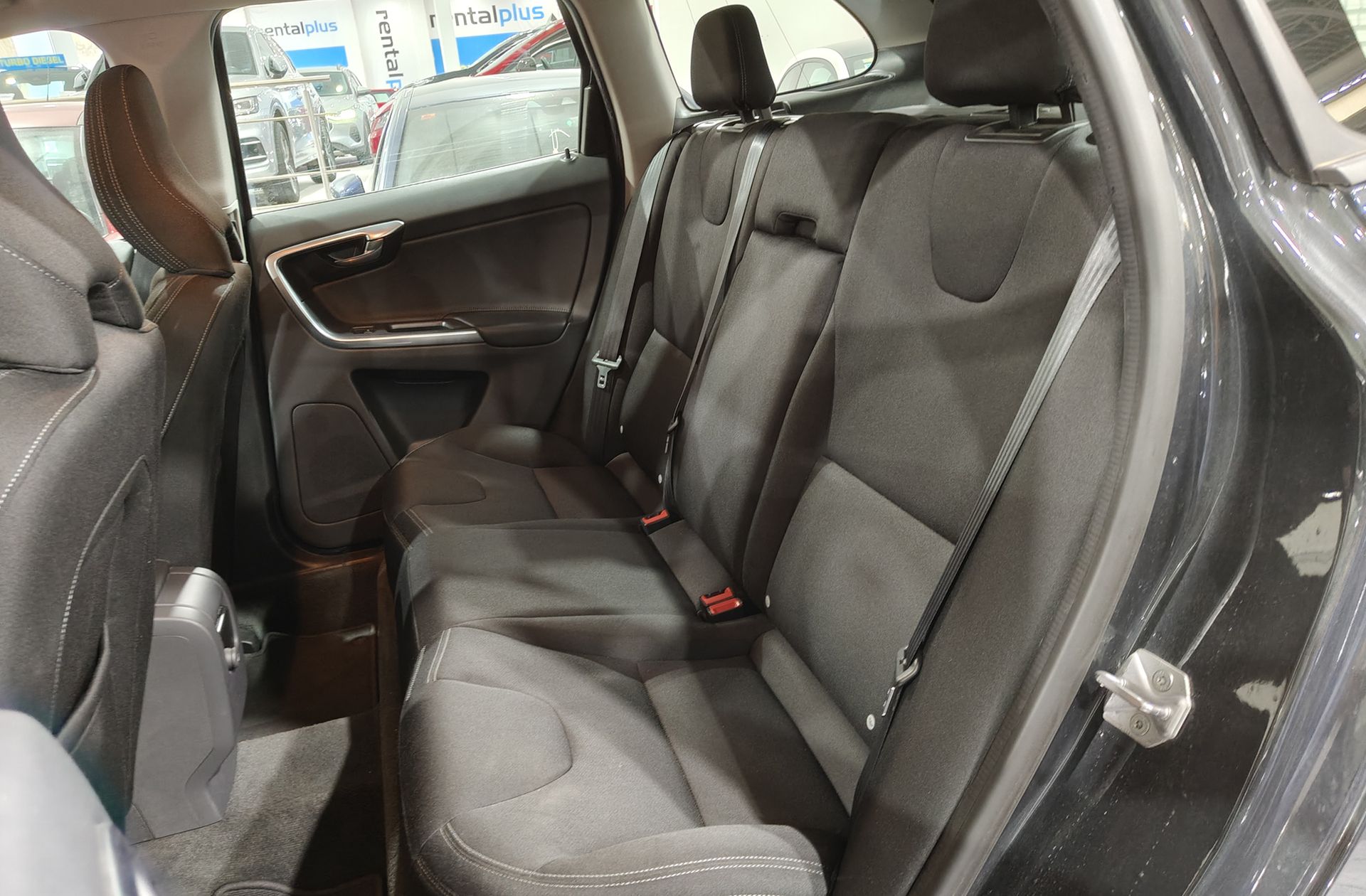 Volvo XC60 D3 Kinetic - foto 12