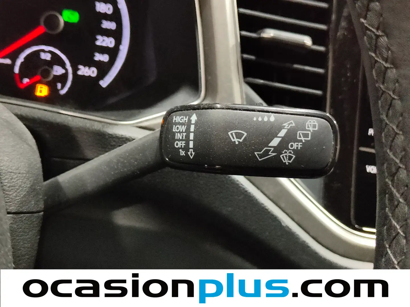 Foto Volkswagen T-Roc Volkswagen T-Roc Advance 2.0 TDI (150 CV) DSG