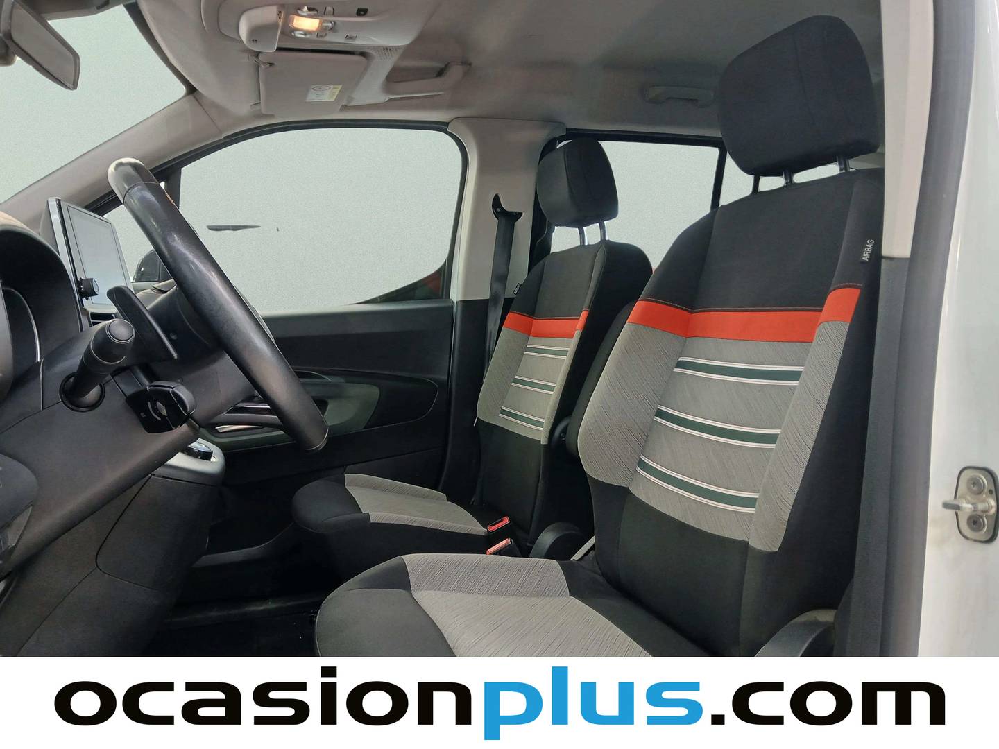 Foto asientos delanteros Citroën Berlingo Citroën Berlingo BlueHDi 130 S&S Talla M Shine EAT8 (130 CV) Pack XTR