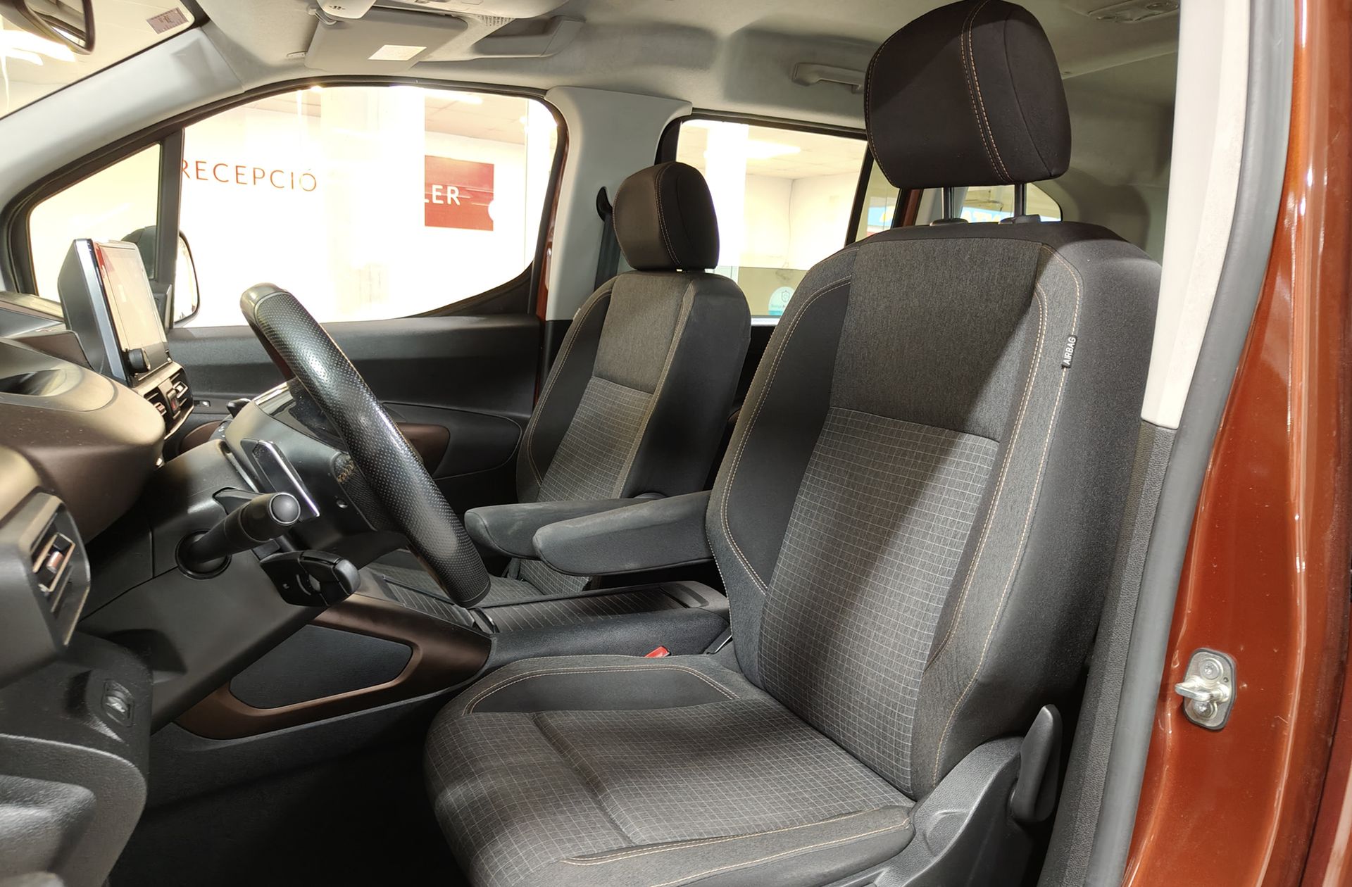 Peugeot Rifter BlueHDi 130 GT Line Standard EAT8 9 - foto 11